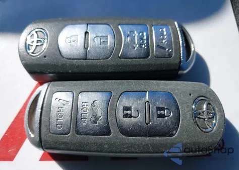 2019 Toyota Yaris Le z USA, uszkodzony, nr VIN 3MYDLBYV9KY520146